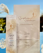 Marque-page Aylorah assorti au carnet, vue produits sur miroir, ciel bleu